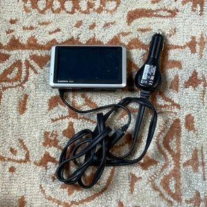 Bar in Nuvi GPS + charger